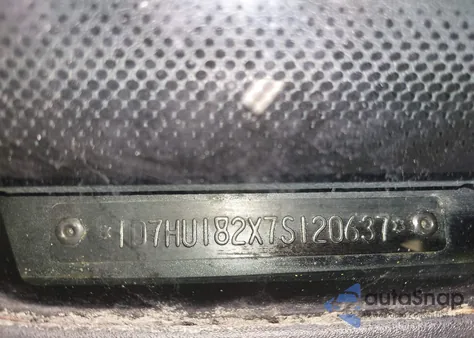 2007 Dodge Ram 1500 Slt/Trx4 Off Road/Sport z USA, uszkodzony, nr VIN 1D7HU182X7S120637